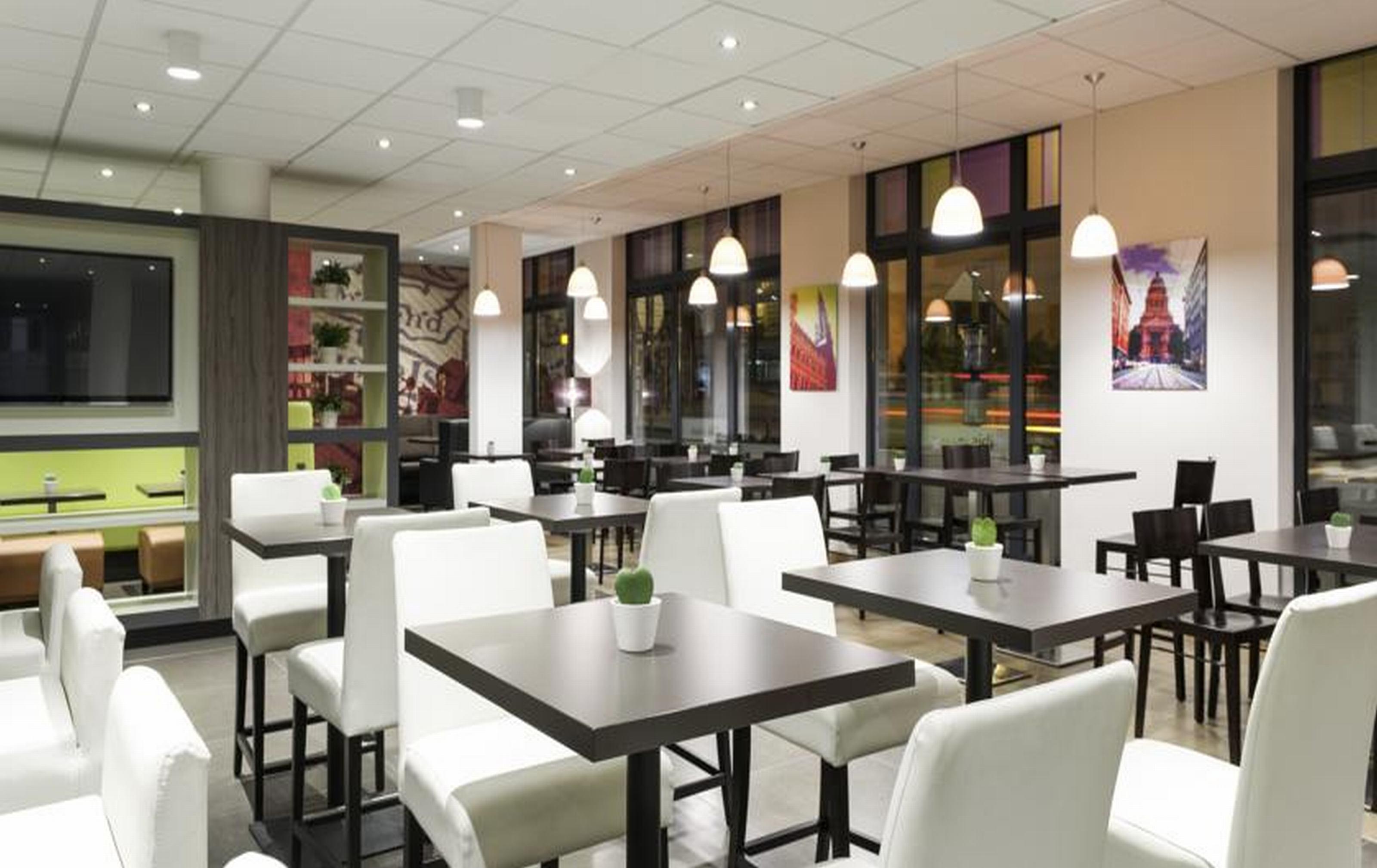 Ibis Styles Hotel Brussels Centre Stephanie Saint-Gilles Bagian luar foto