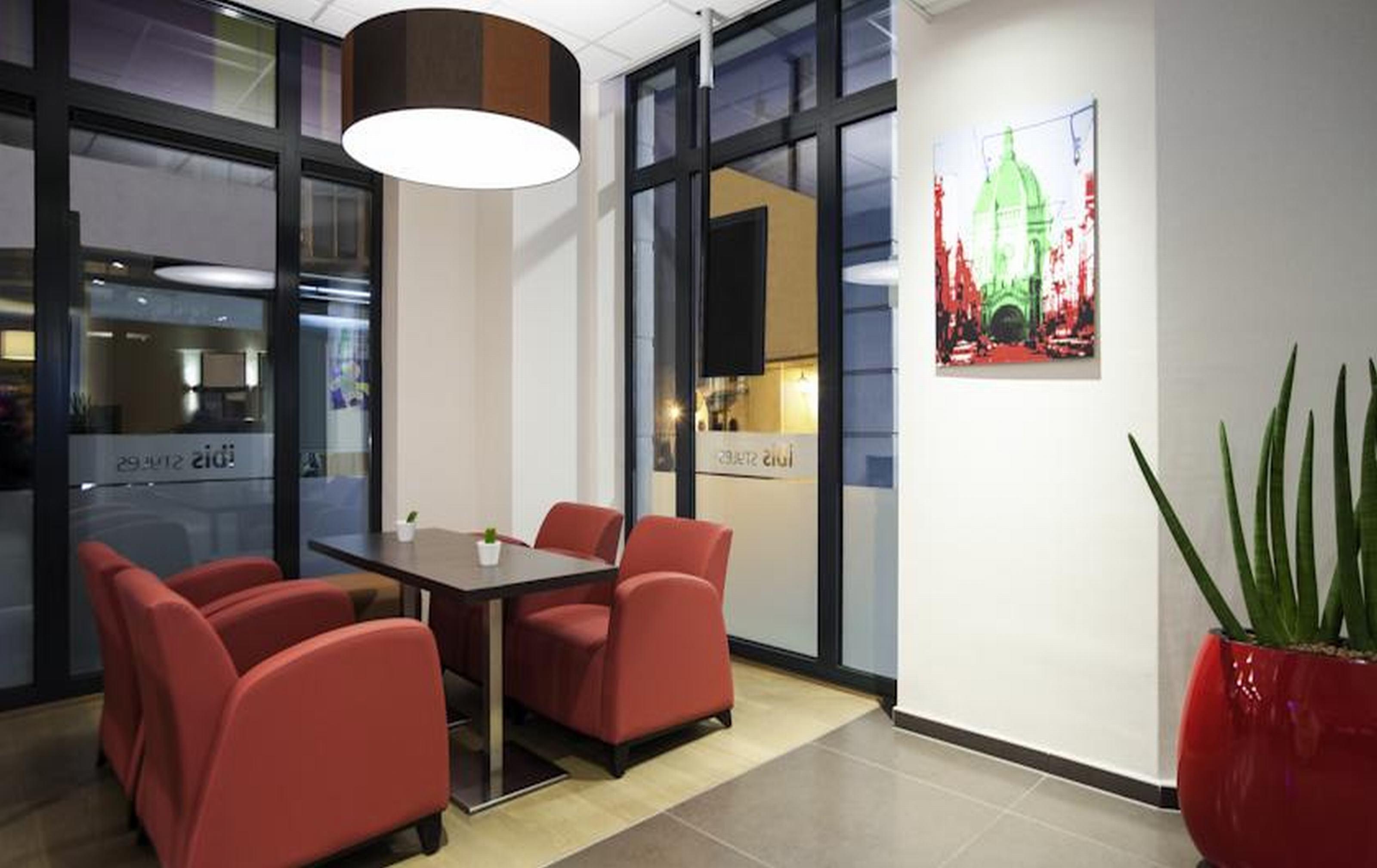 Ibis Styles Hotel Brussels Centre Stephanie Saint-Gilles Bagian luar foto