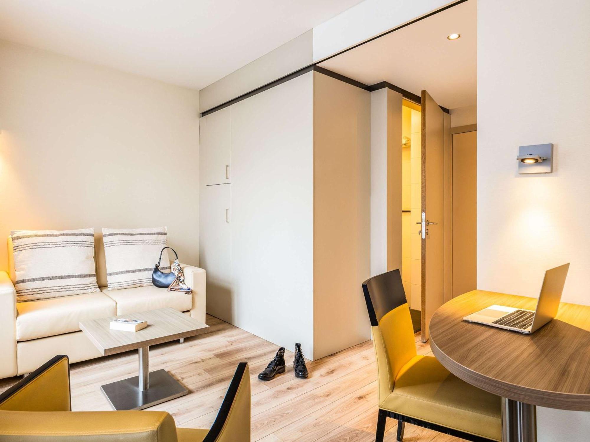 Ibis Styles Hotel Brussels Centre Stephanie Saint-Gilles Bagian luar foto