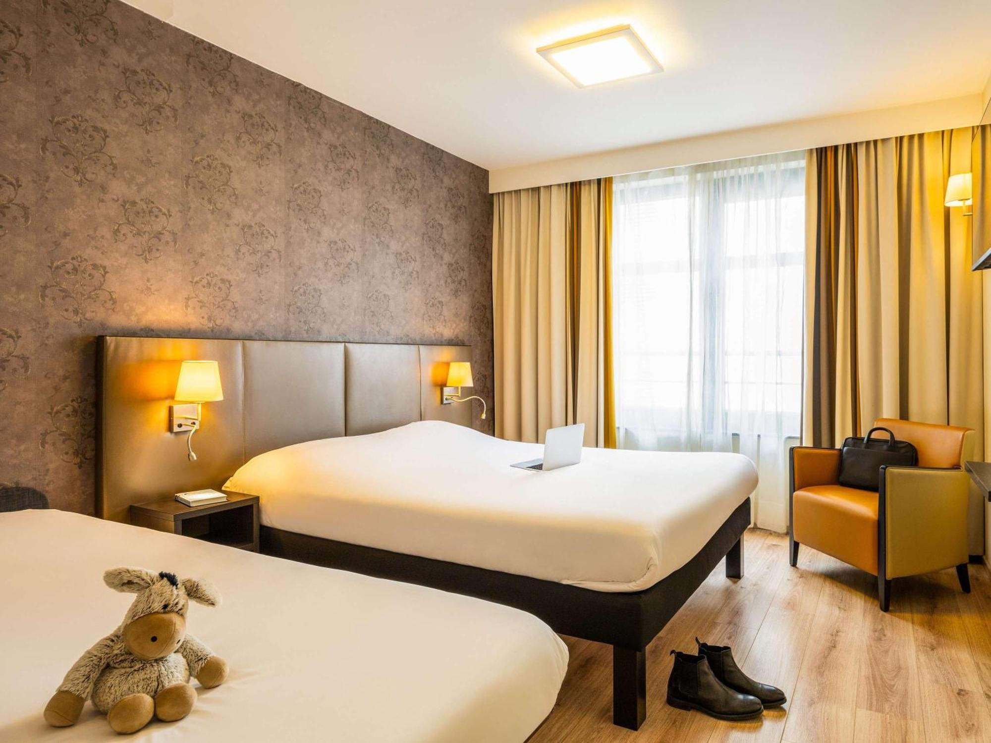 Ibis Styles Hotel Brussels Centre Stephanie Saint-Gilles Bagian luar foto