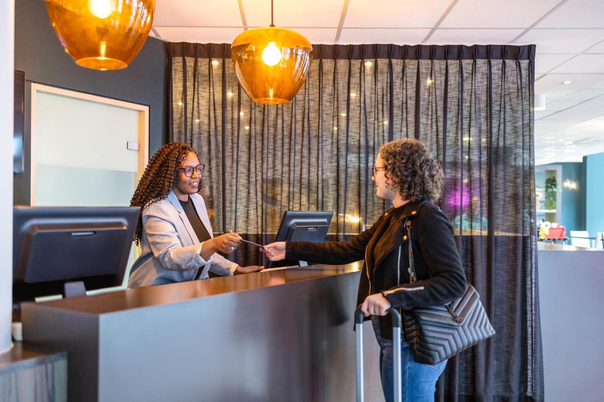 Ibis Styles Hotel Brussels Centre Stephanie Saint-Gilles Bagian luar foto