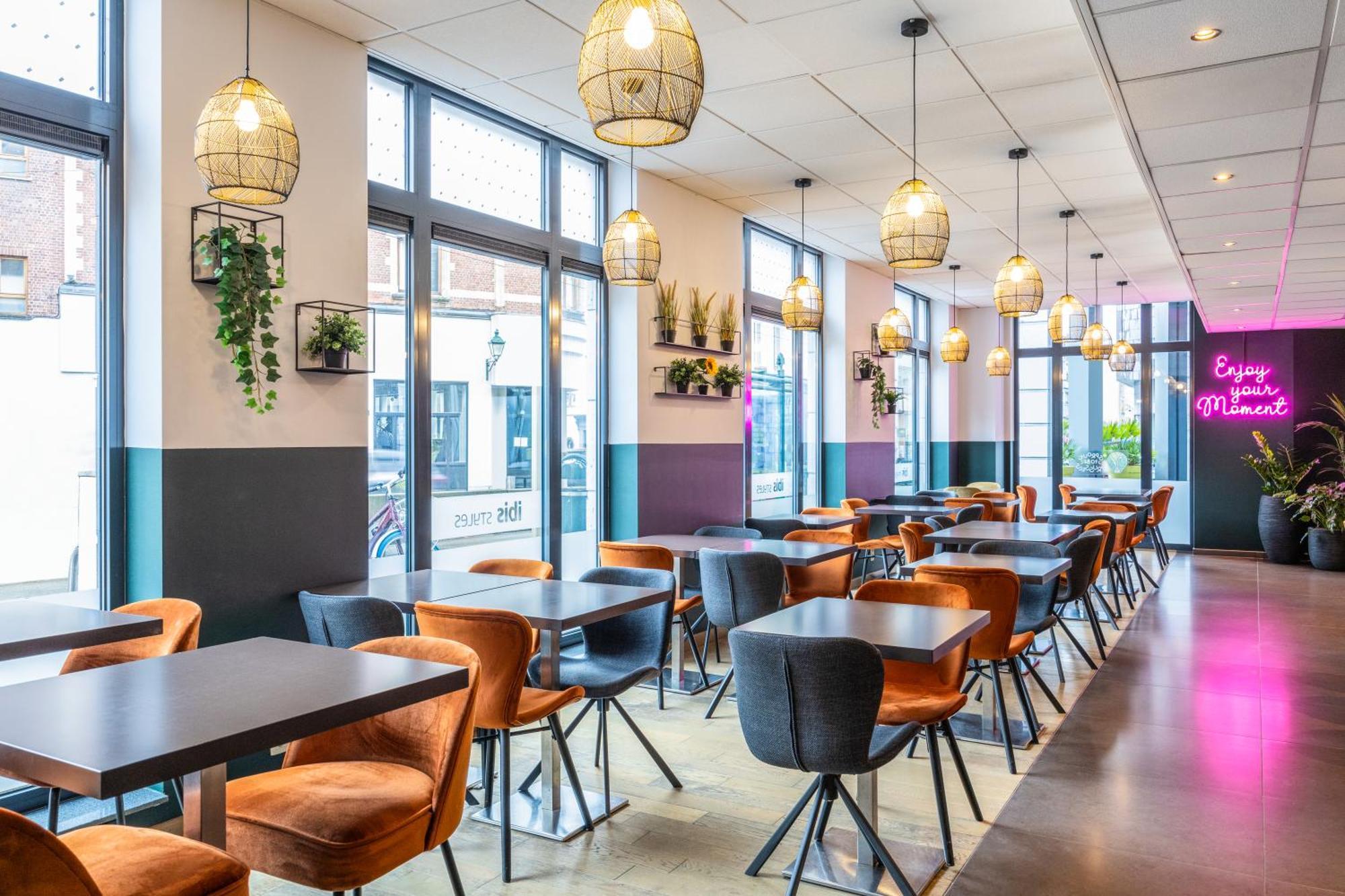 Ibis Styles Hotel Brussels Centre Stephanie Saint-Gilles Bagian luar foto