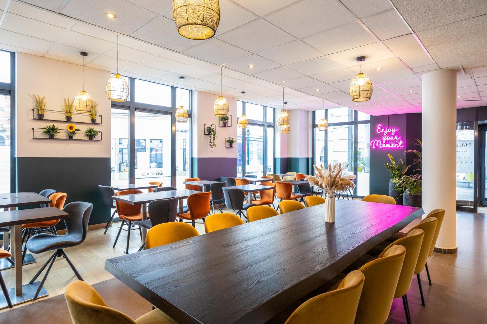 Ibis Styles Hotel Brussels Centre Stephanie Saint-Gilles Bagian luar foto