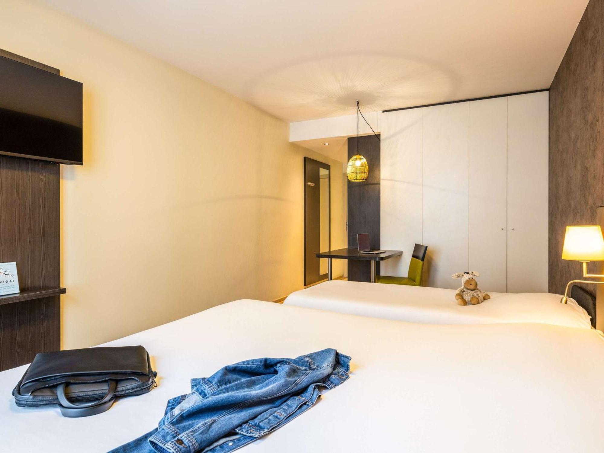 Ibis Styles Hotel Brussels Centre Stephanie Saint-Gilles Bagian luar foto