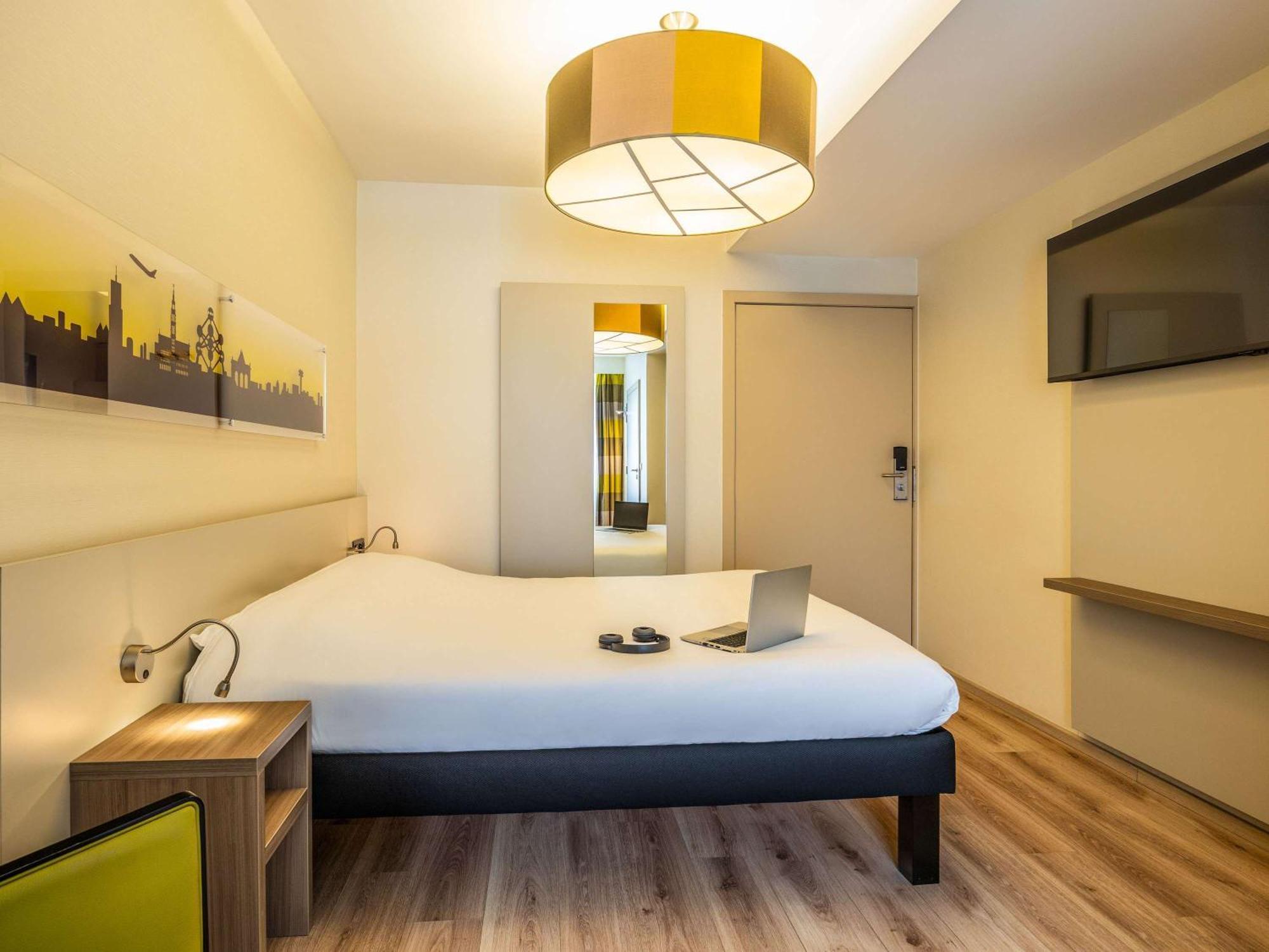 Ibis Styles Hotel Brussels Centre Stephanie Saint-Gilles Bagian luar foto