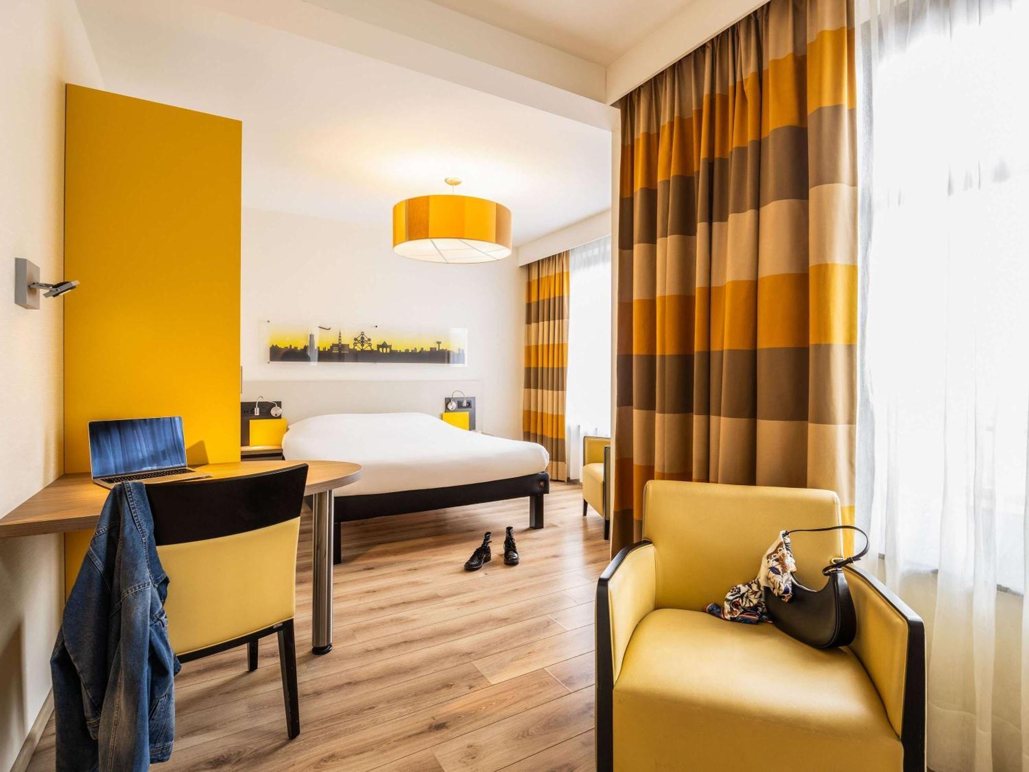 Ibis Styles Hotel Brussels Centre Stephanie Saint-Gilles Bagian luar foto