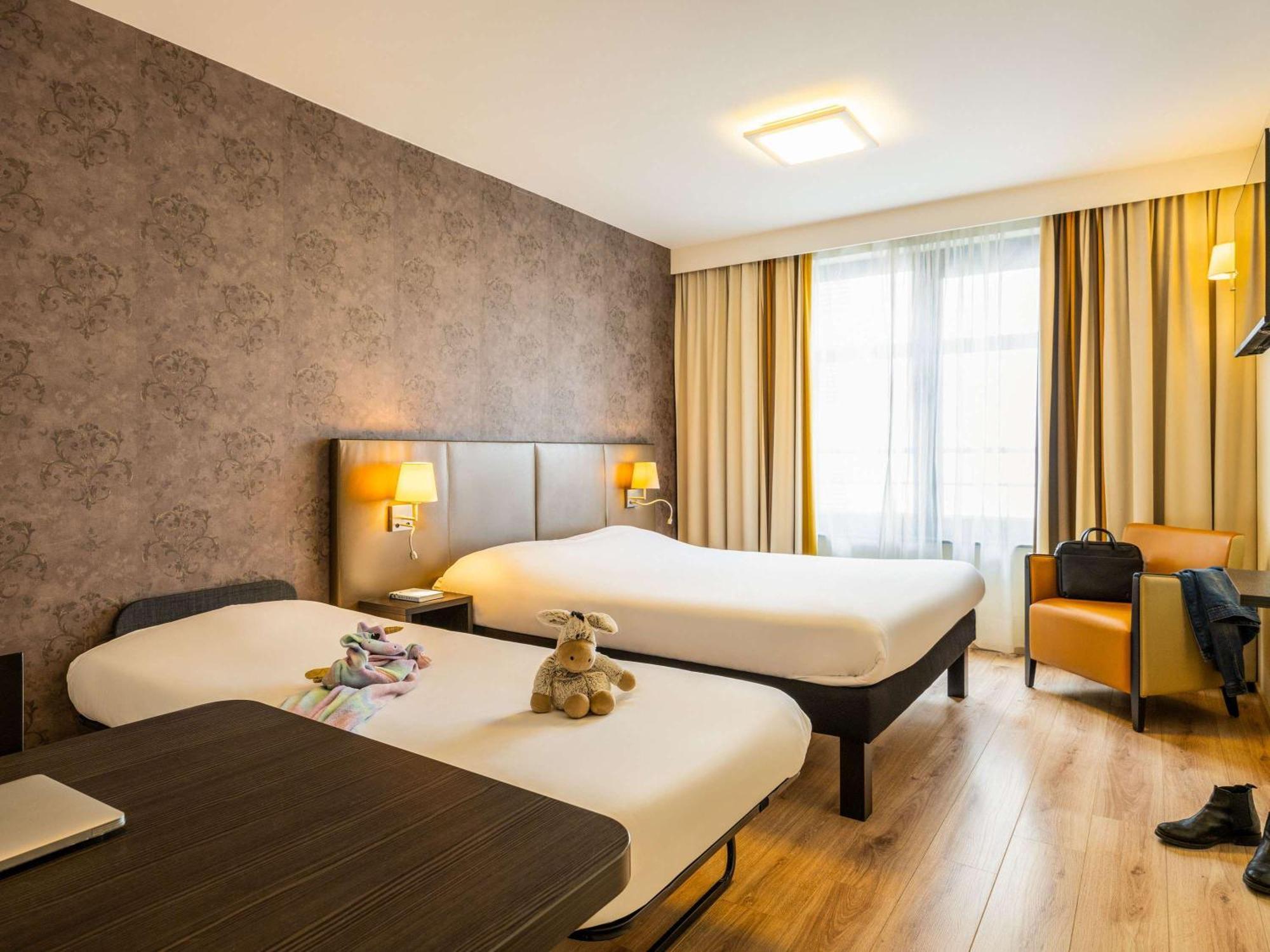 Ibis Styles Hotel Brussels Centre Stephanie Saint-Gilles Bagian luar foto