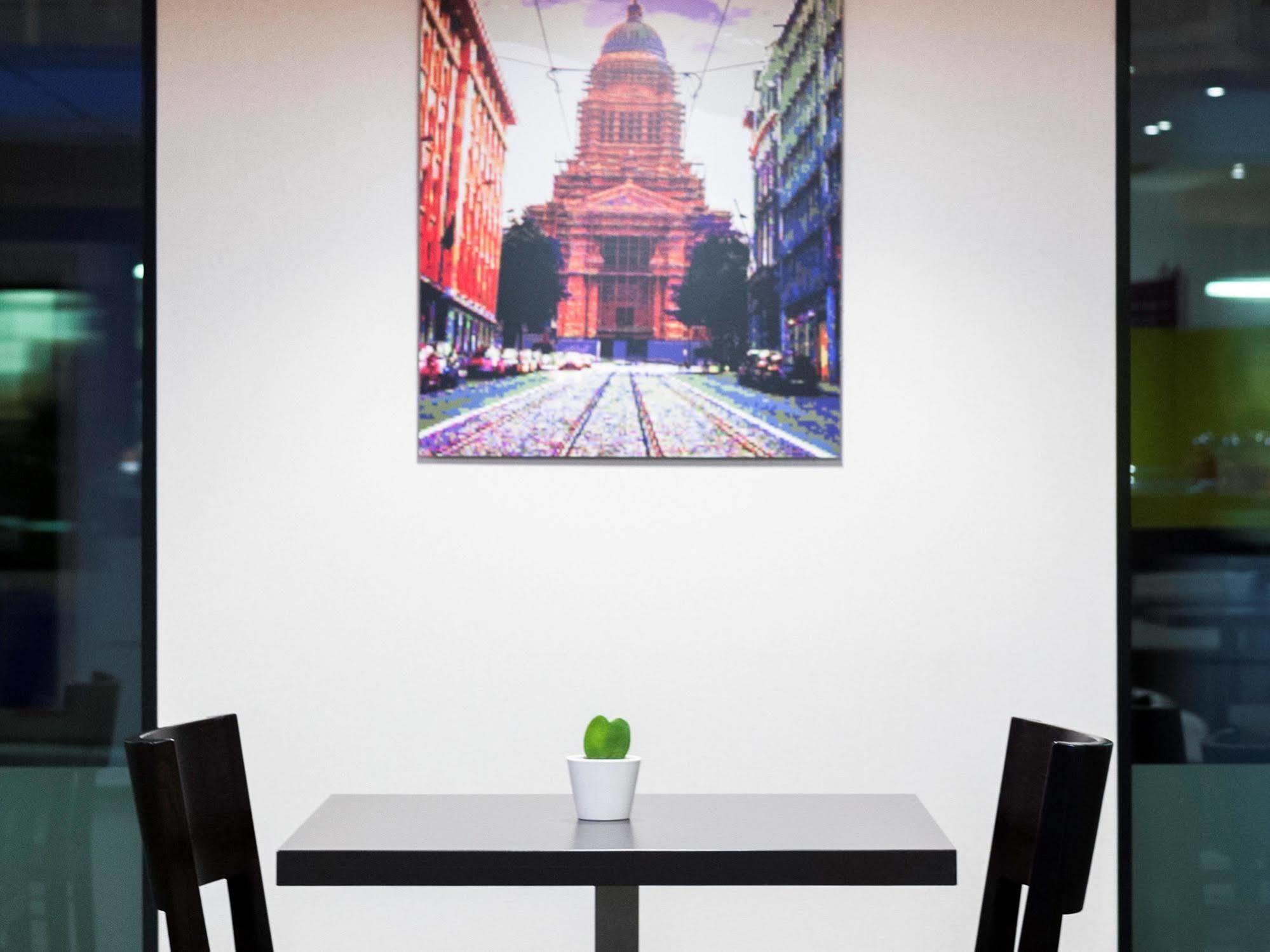 Ibis Styles Hotel Brussels Centre Stephanie Saint-Gilles Bagian luar foto